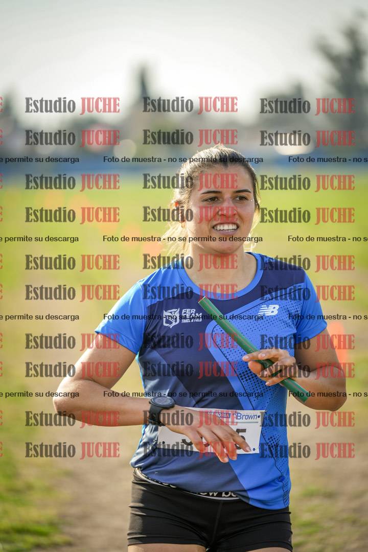Fotos de la llegada de las postas 4 x 1000 m mixtas