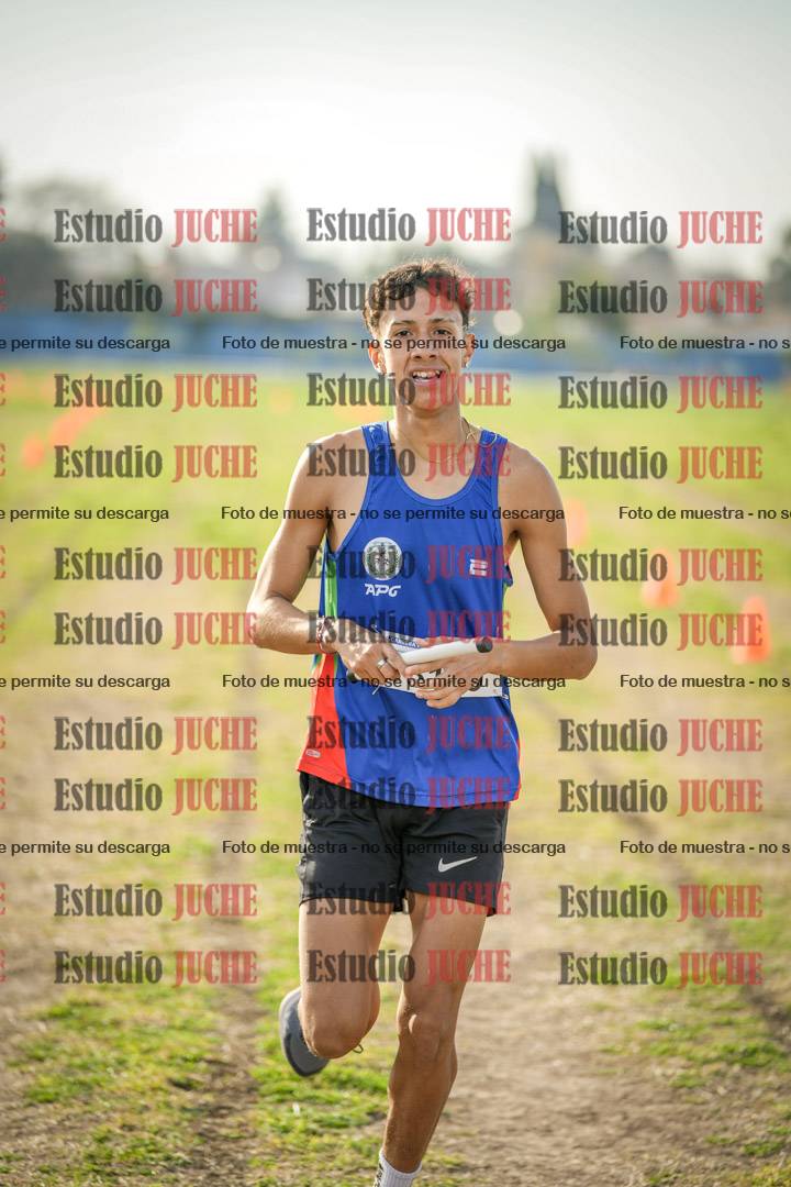 Fotos de la llegada de las postas 4 x 1000 m mixtas