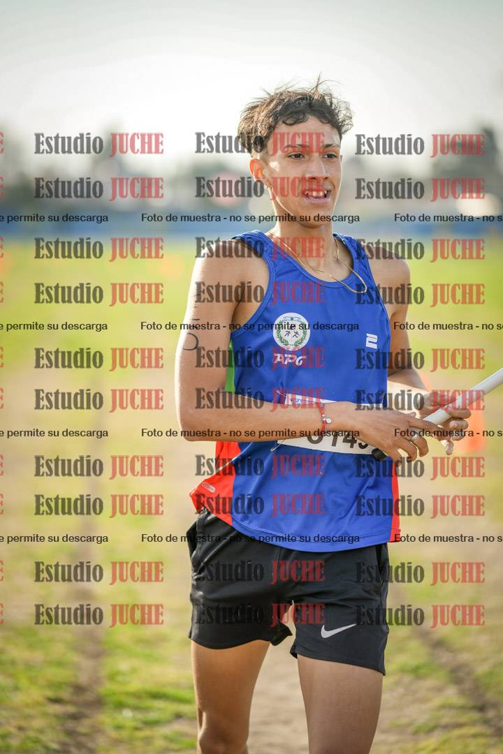 Fotos de la llegada de las postas 4 x 1000 m mixtas