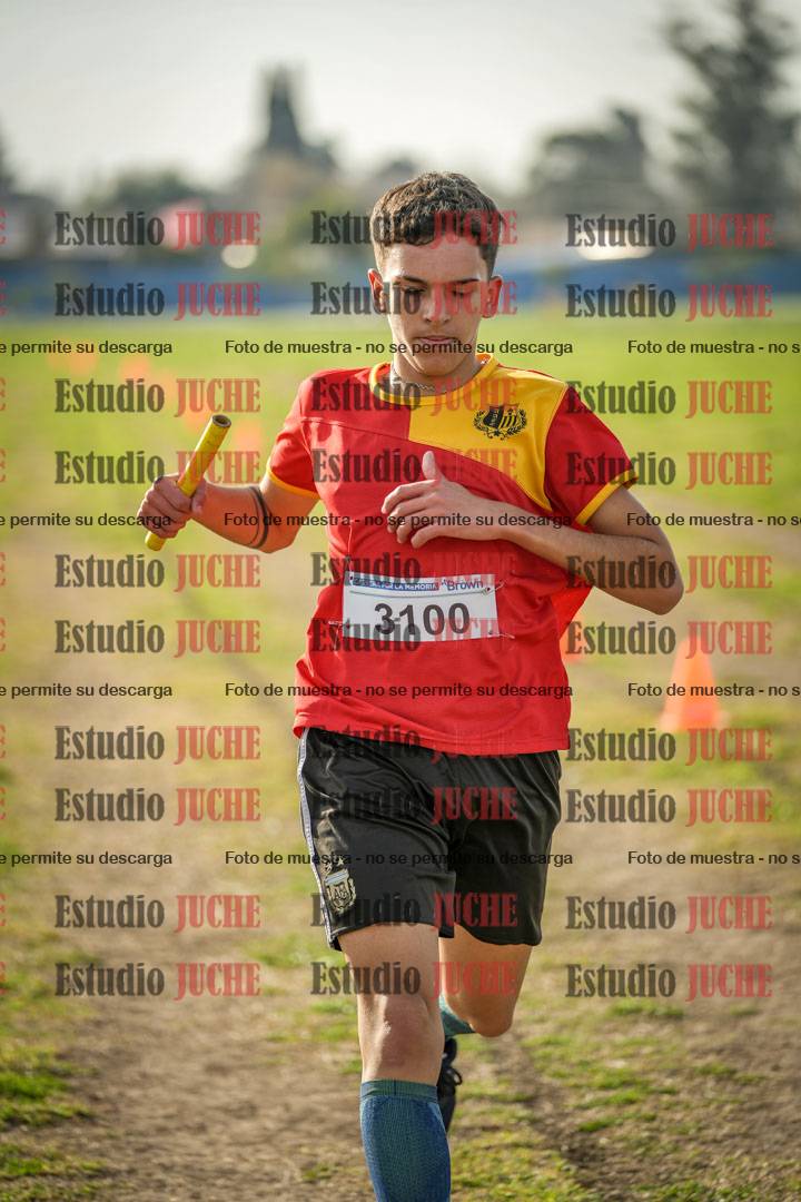 Fotos de la llegada de las postas 4 x 1000 m mixtas