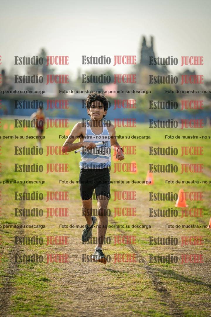 Fotos de la llegada de las postas 4 x 1000 m mixtas