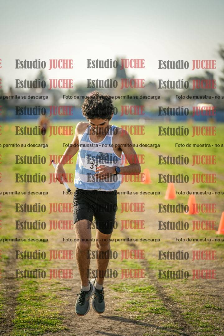 Fotos de la llegada de las postas 4 x 1000 m mixtas