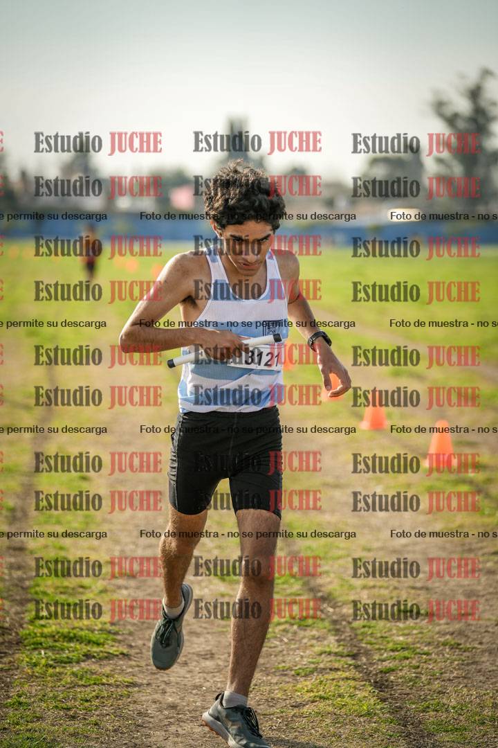 Fotos de la llegada de las postas 4 x 1000 m mixtas