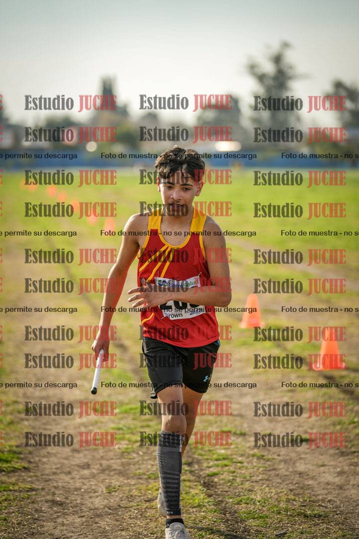 Fotos de la llegada de las postas 4 x 1000 m mixtas
