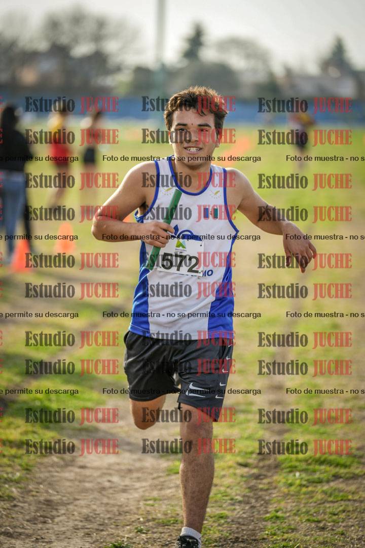 Fotos de la llegada de las postas 4 x 1000 m mixtas
