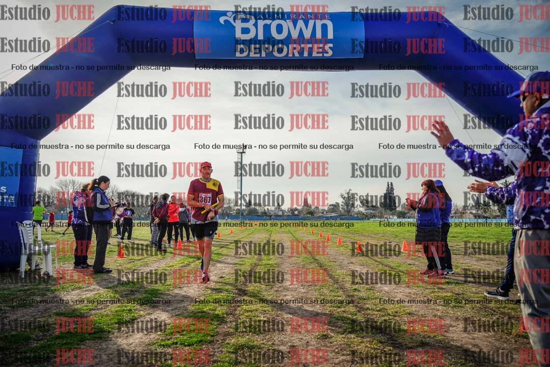 Fotos de la llegada de las postas 4 x 1000 m mixtas
