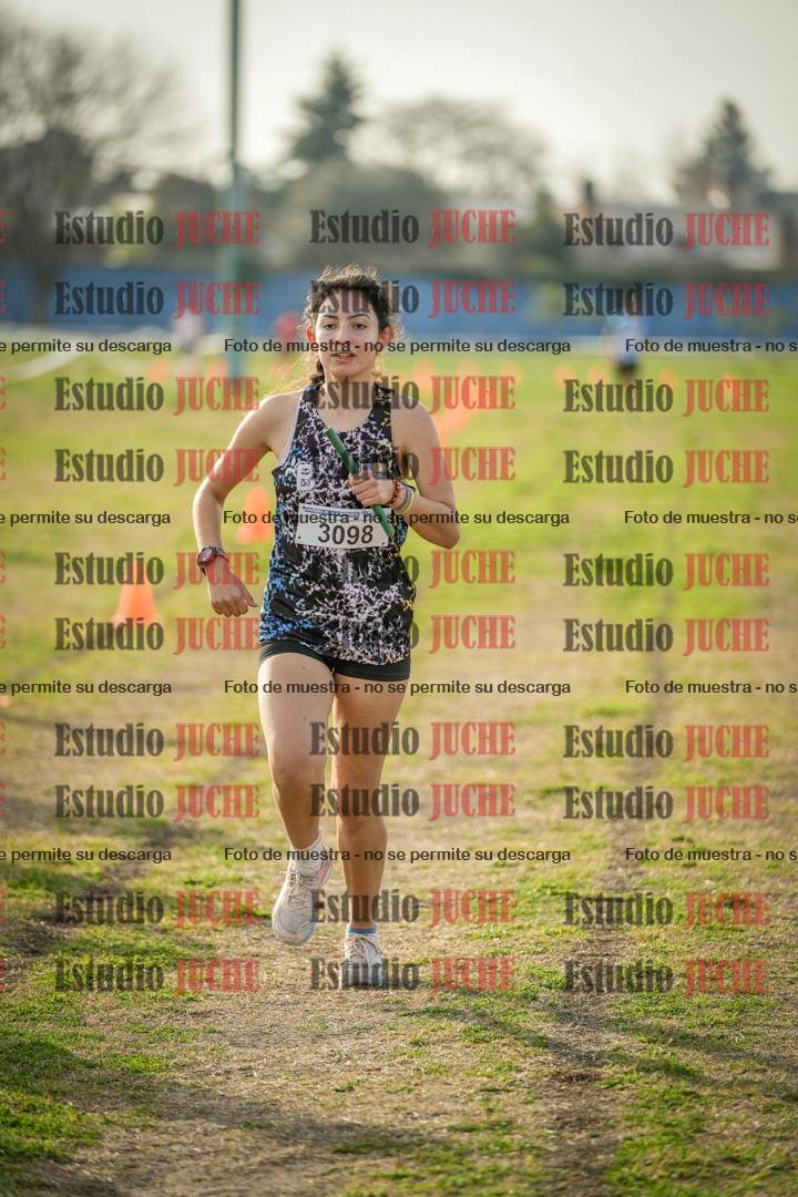 Fotos de la llegada de las postas 4 x 1000 m mixtas