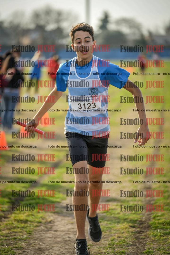 Fotos de la llegada de las postas 4 x 1000 m mixtas
