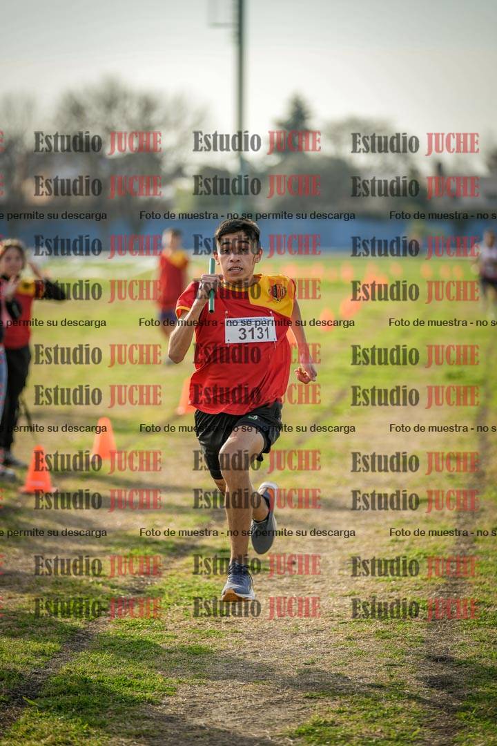 Fotos de la llegada de las postas 4 x 1000 m mixtas