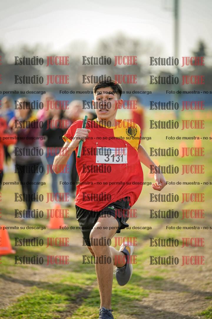 Fotos de la llegada de las postas 4 x 1000 m mixtas