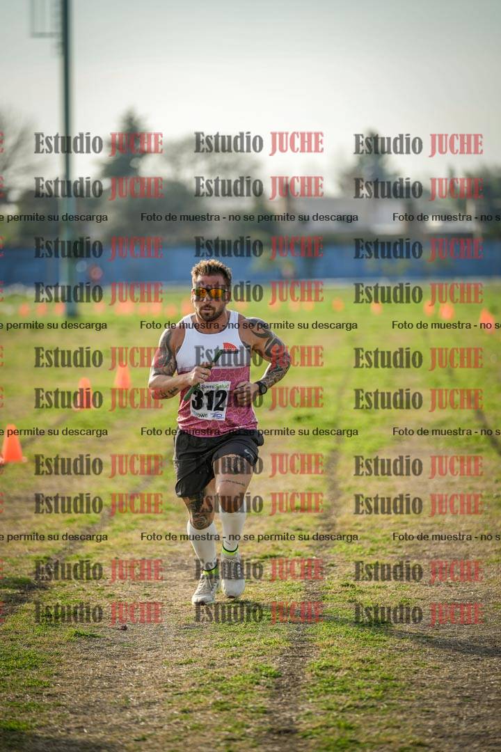 Fotos de la llegada de las postas 4 x 1000 m mixtas