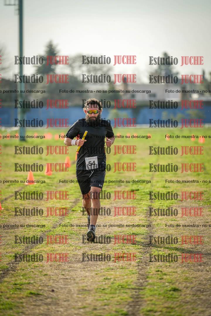 Fotos de la llegada de las postas 4 x 1000 m mixtas