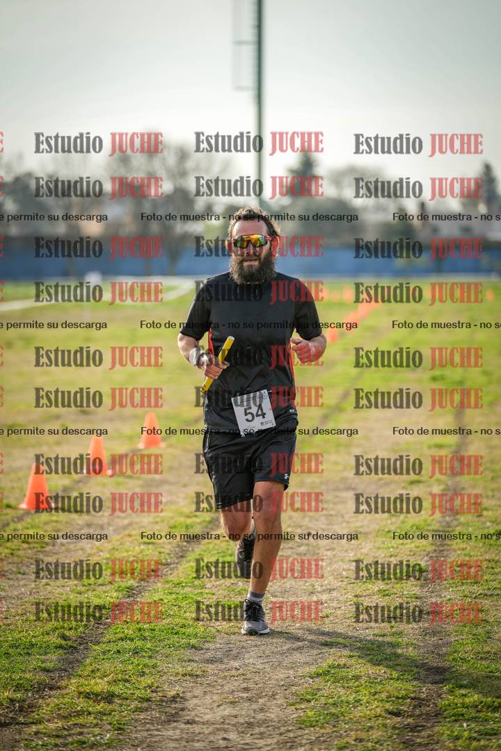Fotos de la llegada de las postas 4 x 1000 m mixtas