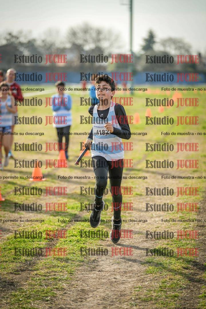 Fotos de la llegada de las postas 4 x 1000 m mixtas