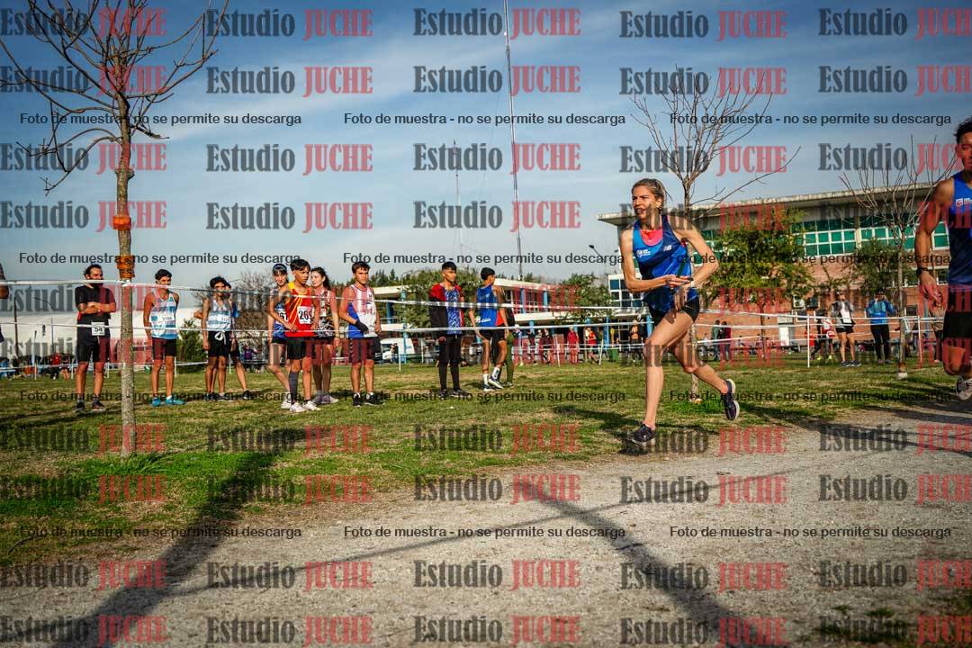 Fotos en el primer relevo (1000 m de carrera)