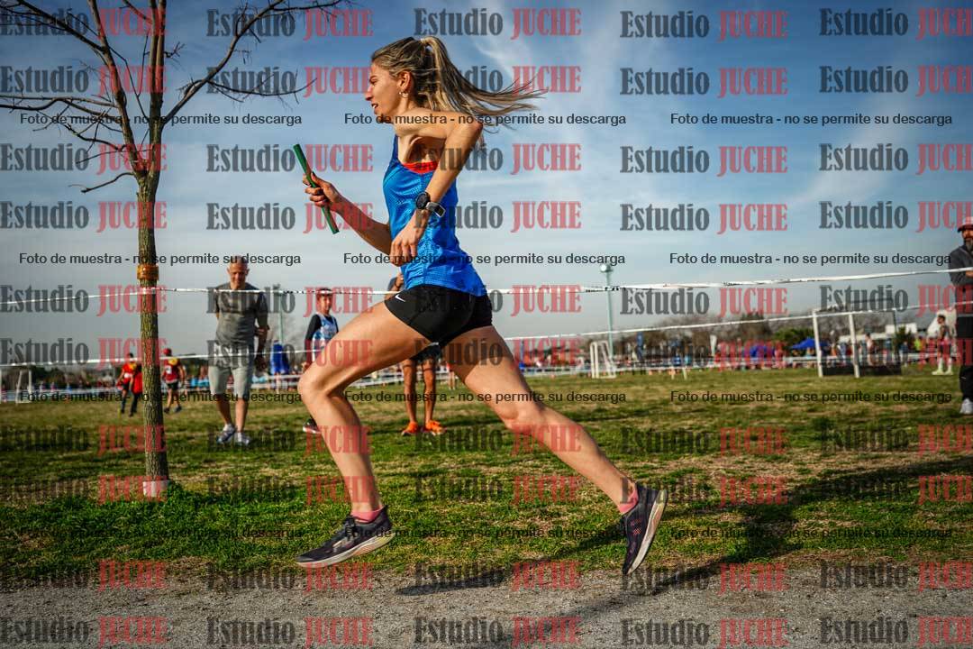 Fotos en el primer relevo (1000 m de carrera)
