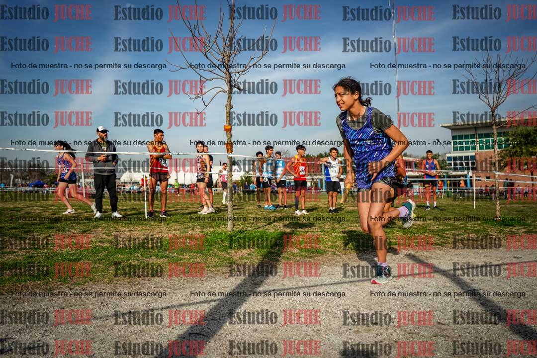 Fotos en el primer relevo (1000 m de carrera)