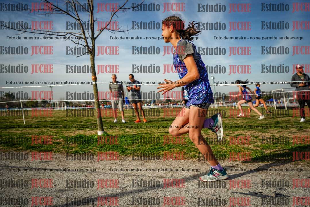 Fotos en el primer relevo (1000 m de carrera)