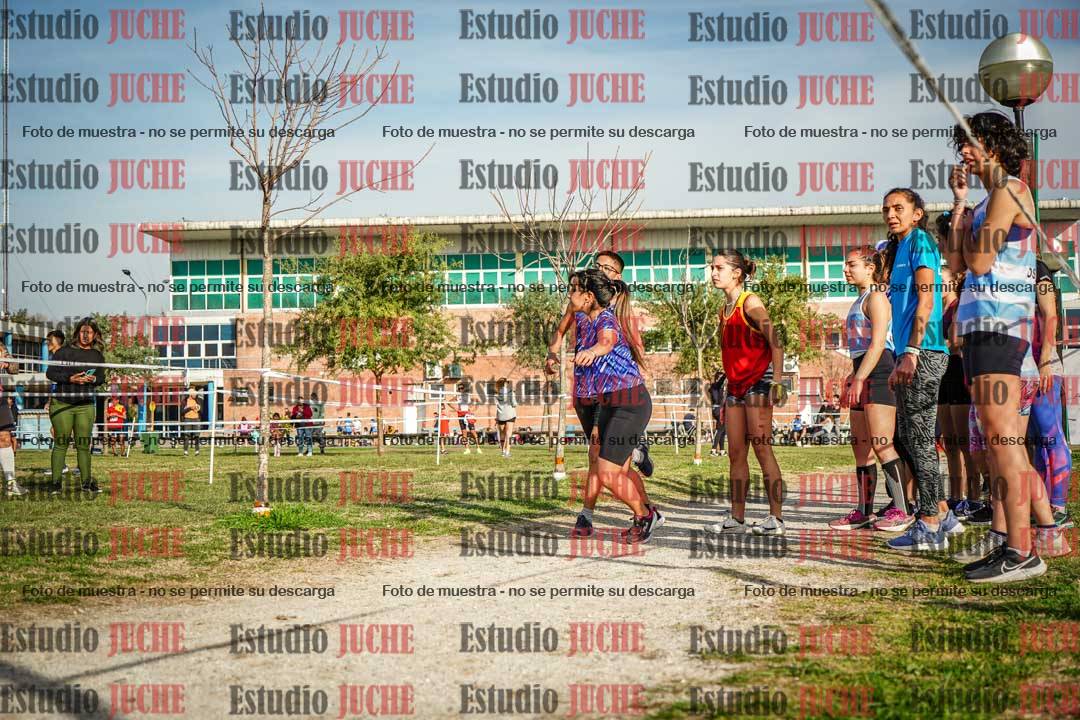 Fotos en el primer relevo (1000 m de carrera)
