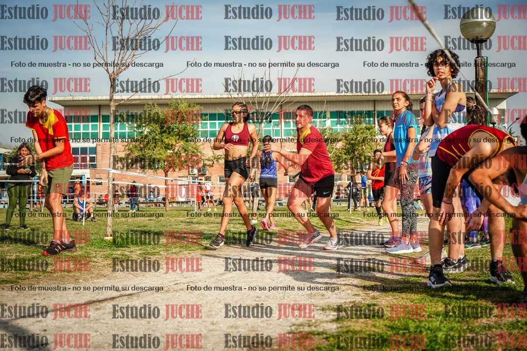 Fotos en el primer relevo (1000 m de carrera)