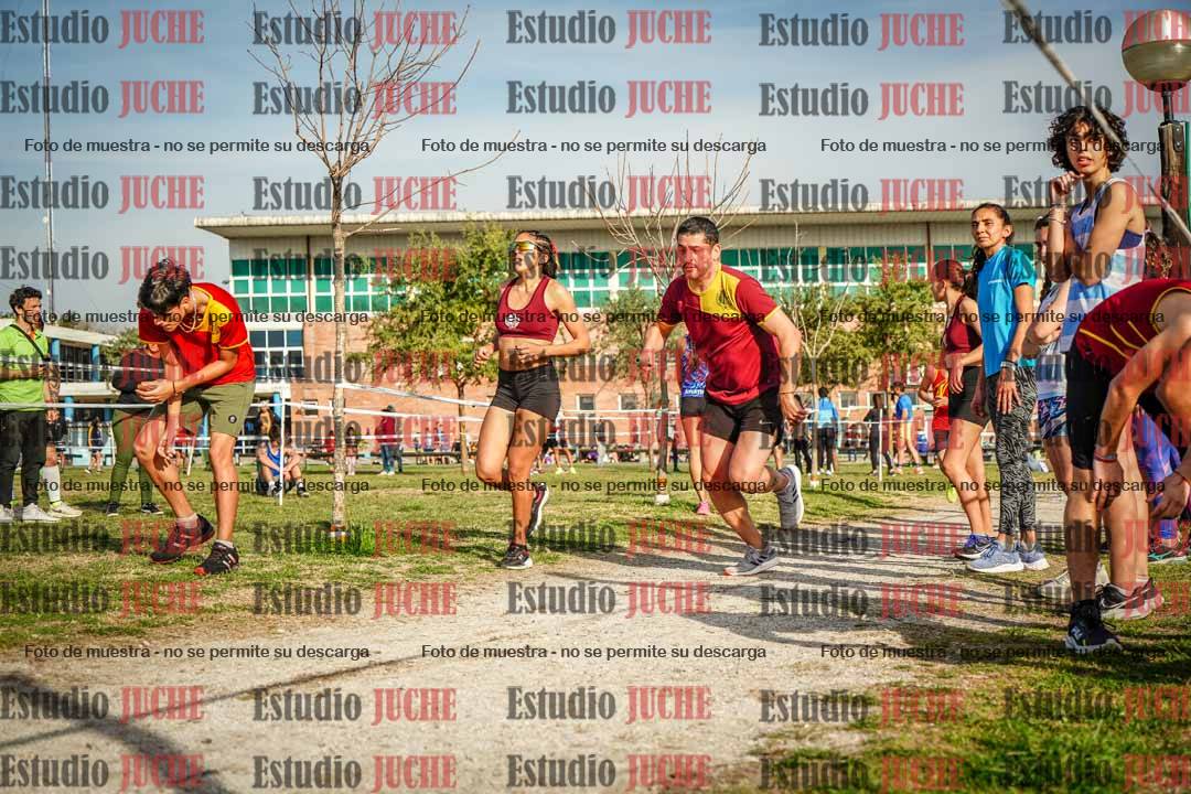 Fotos en el primer relevo (1000 m de carrera)