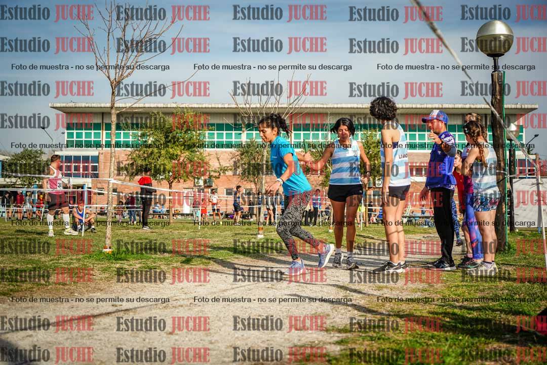 Fotos en el primer relevo (1000 m de carrera)