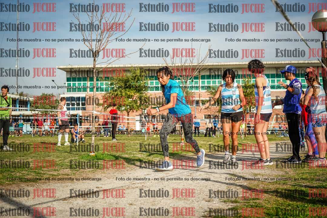 Fotos en el primer relevo (1000 m de carrera)