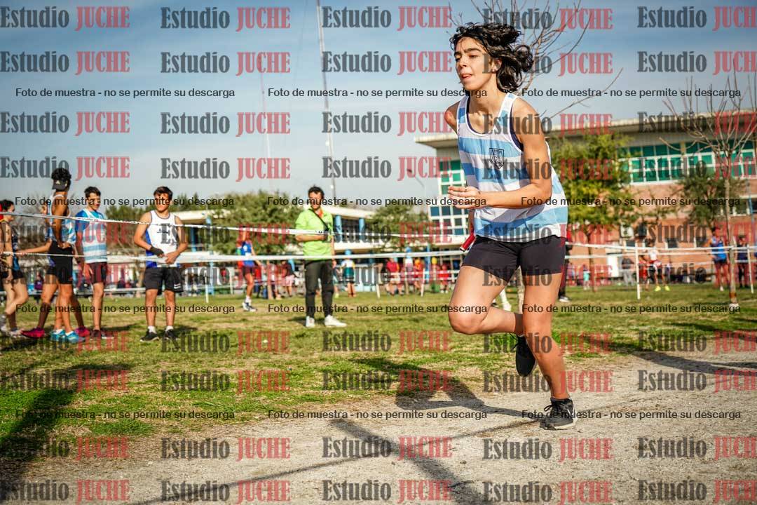 Fotos en el primer relevo (1000 m de carrera)