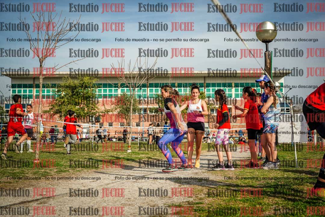 Fotos en el primer relevo (1000 m de carrera)