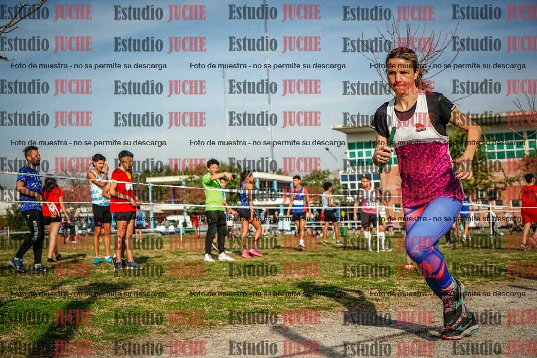 Fotos en el primer relevo (1000 m de carrera)