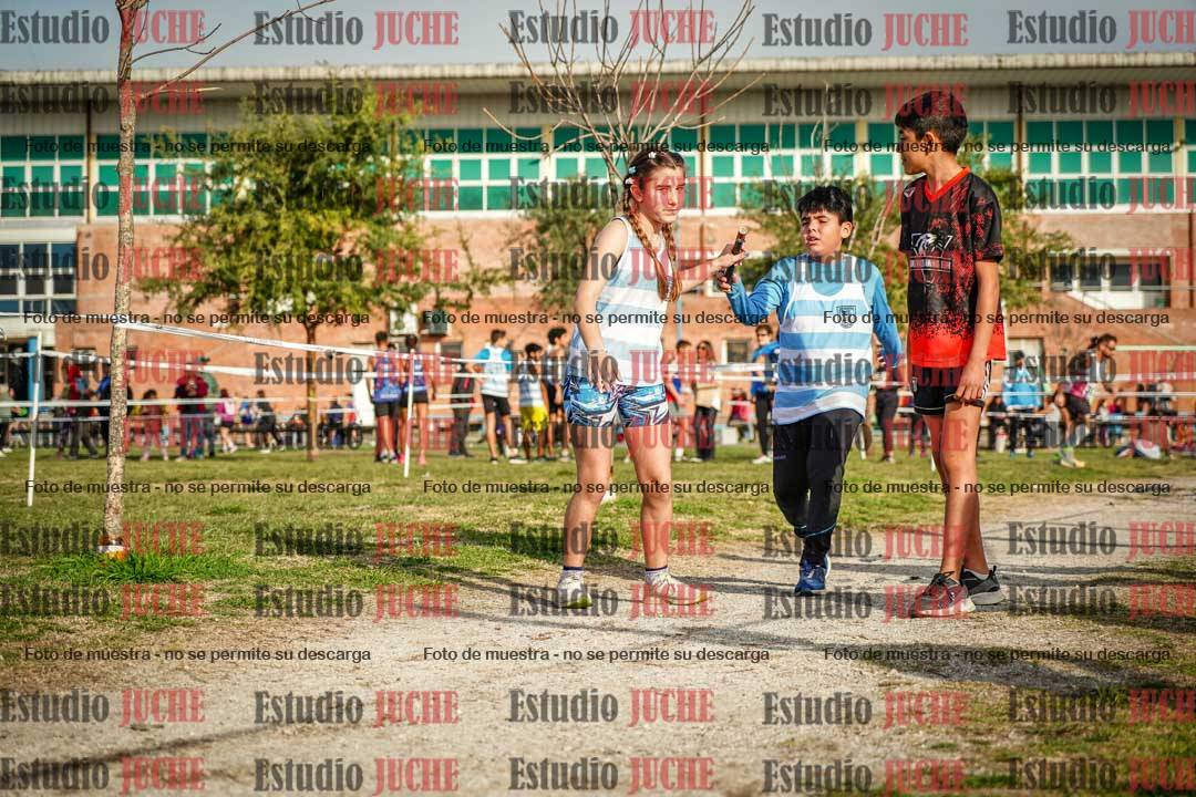 Fotos en el primer relevo (1000 m de carrera)