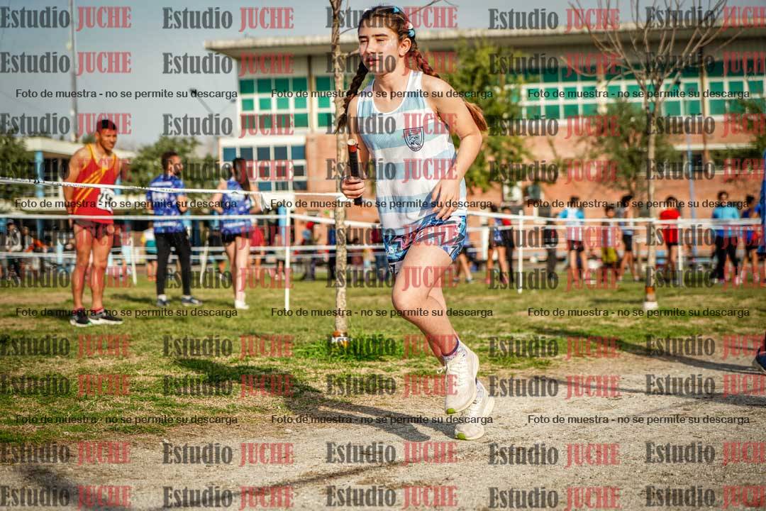 Fotos en el primer relevo (1000 m de carrera)