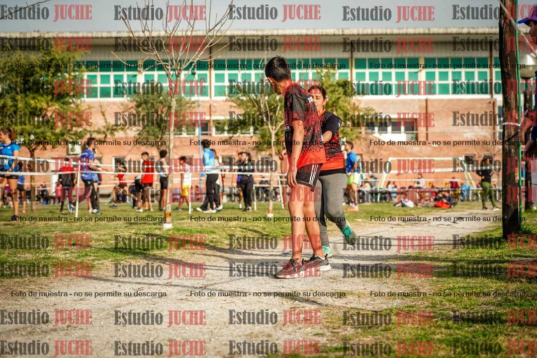 Fotos en el primer relevo (1000 m de carrera)