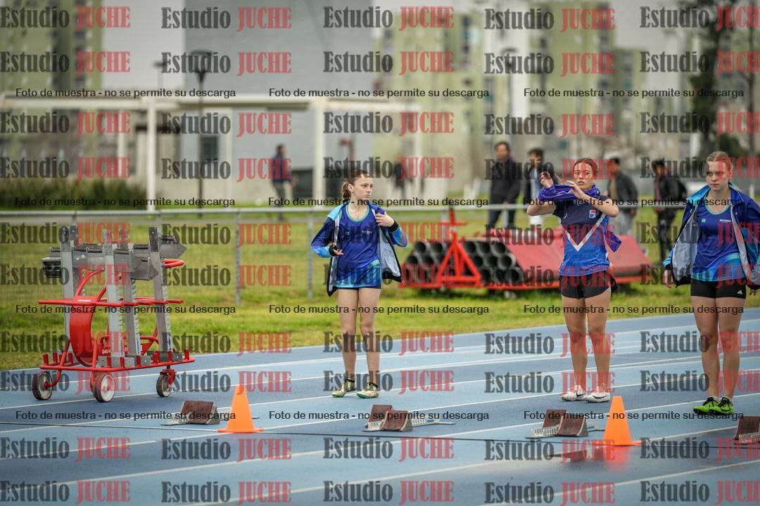 Fotos de los 80 m con vallas de mujeres - U16