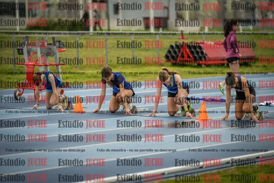 Fotos de los 80 m con vallas de mujeres - U16