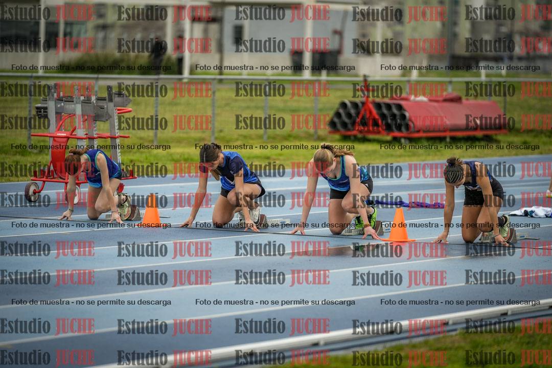 Fotos de los 80 m con vallas de mujeres - U16