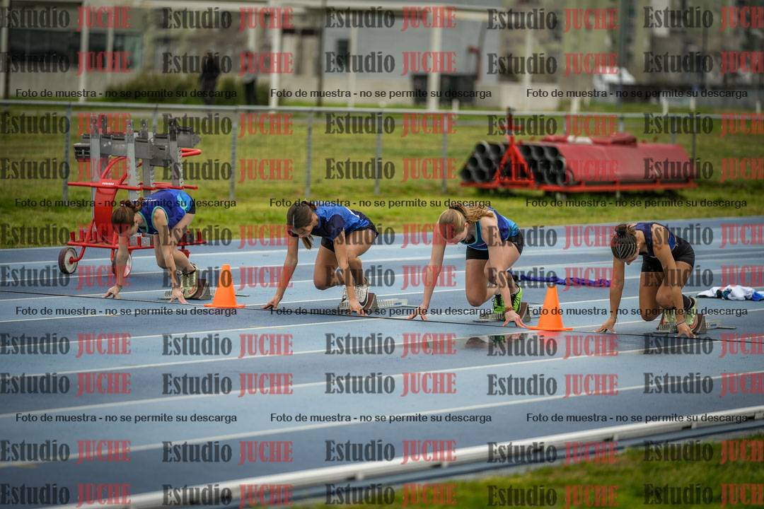 Fotos de los 80 m con vallas de mujeres - U16