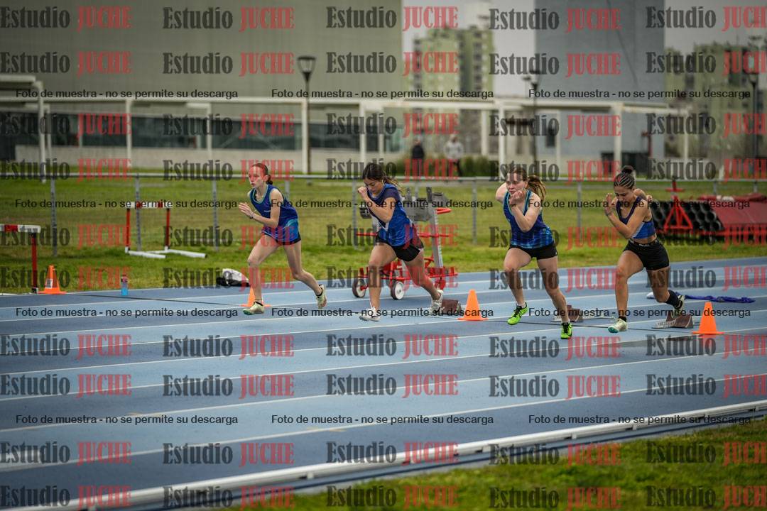 Fotos de los 80 m con vallas de mujeres - U16