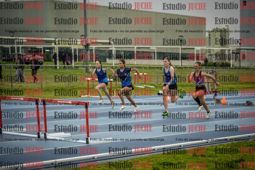 Fotos de los 80 m con vallas de mujeres - U16