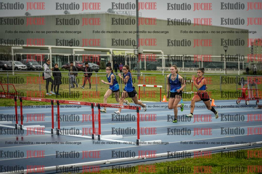 Fotos de los 80 m con vallas de mujeres - U16