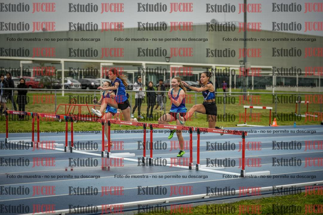 Fotos de los 80 m con vallas de mujeres - U16