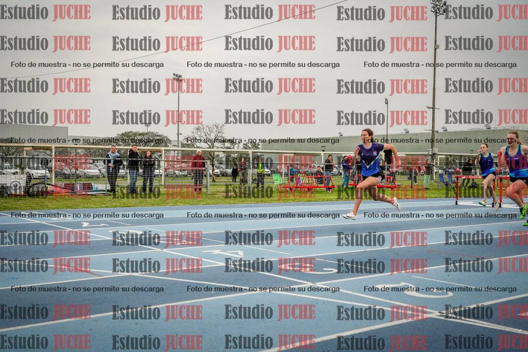 Fotos de los 80 m con vallas de mujeres - U16