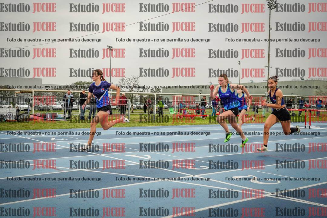 Fotos de los 80 m con vallas de mujeres - U16