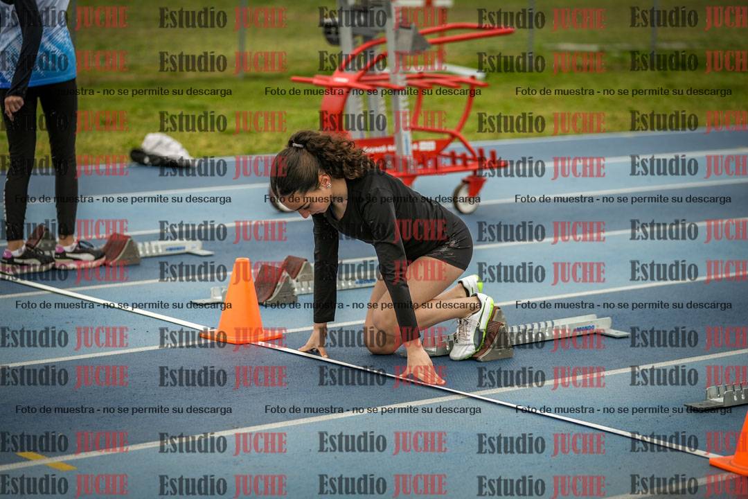 Fotos de los 80 m con vallas de mujeres - U16