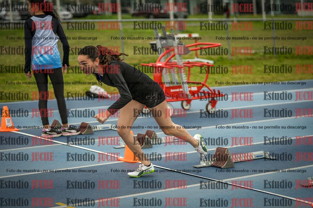 Fotos de los 80 m con vallas de mujeres - U16