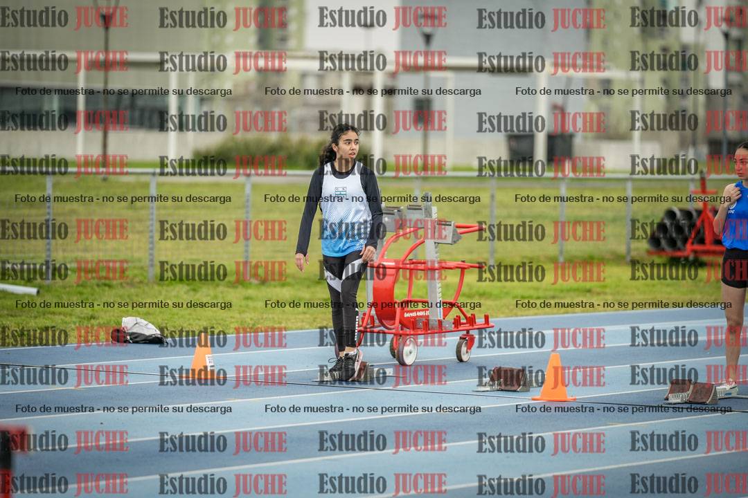 Fotos de los 80 m con vallas de mujeres - U16