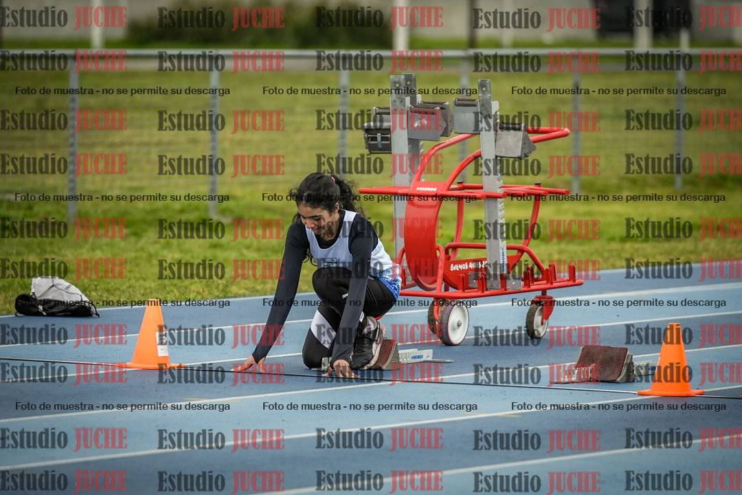 Fotos de los 80 m con vallas de mujeres - U16