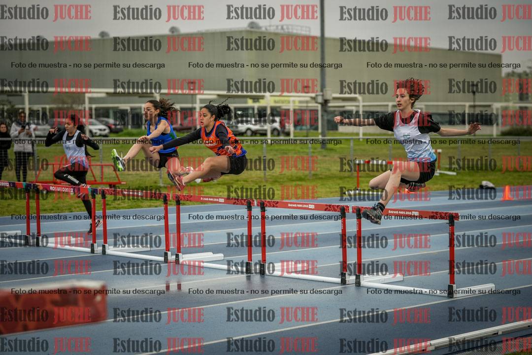 Fotos de los 80 m con vallas de mujeres - U16