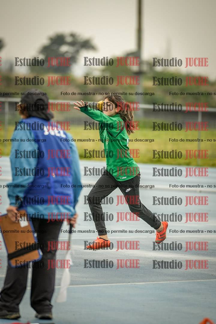 Fotos del lanzamiento de pelotita de mujeres - U12