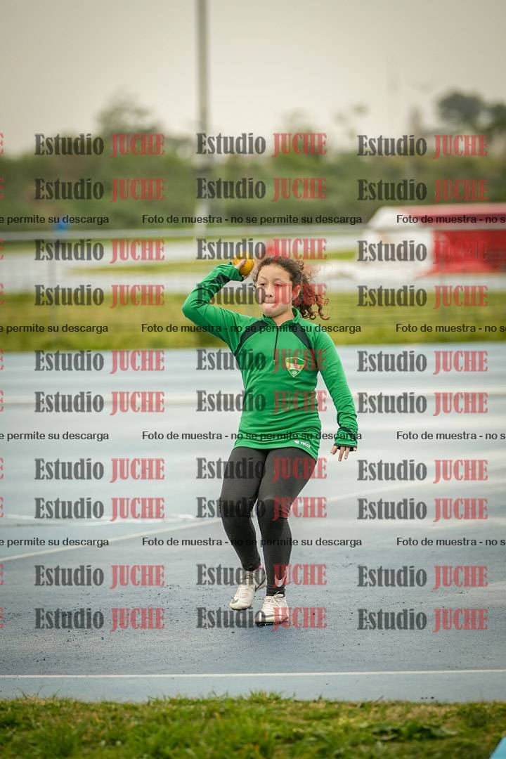 Fotos del lanzamiento de pelotita de mujeres - U12